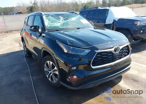 2024 Toyota Highlander Xle z USA, uszkodzony, nr VIN 5TDKDRAH6RS530960